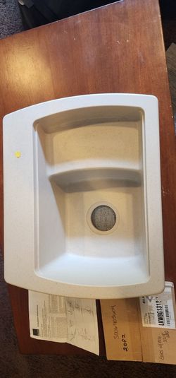 Elkay sink. 22x18x8 granite