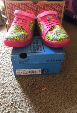 Girl shoes size 2 1/2