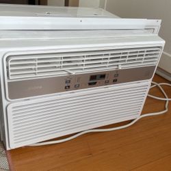 Midea Window AC Unit - 6000btu