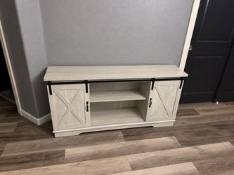 Farmhouse TV Stand / Media