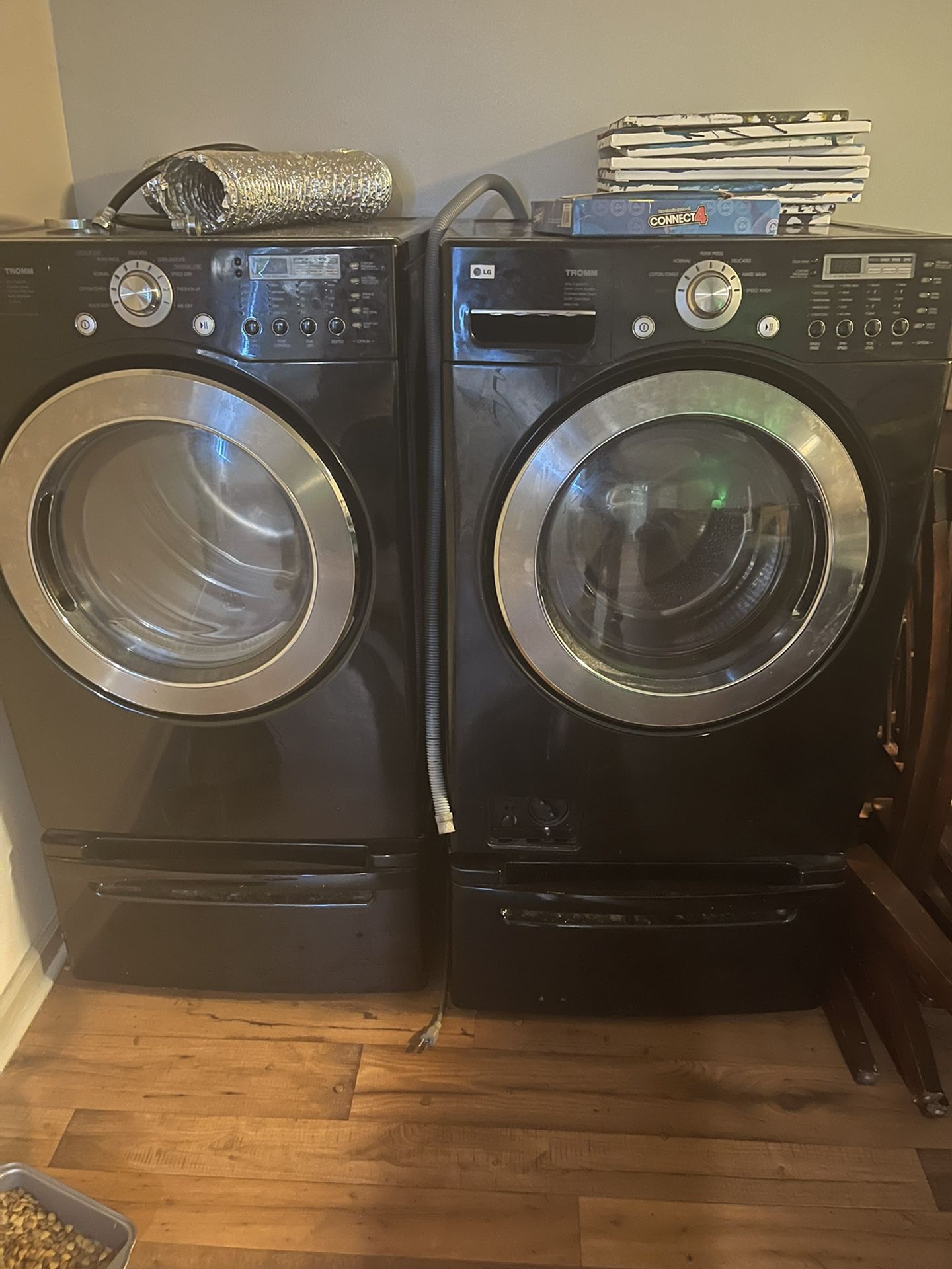 LG Washer & Dryer Set $400