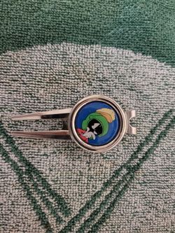 DIVOT TOOL WITH MAGNETIC BALL MARKER