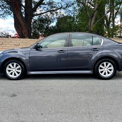 2012 SUBARU LEGACY PREMIUM 2.5 FULLY LOADED RUNS LIKE NEW