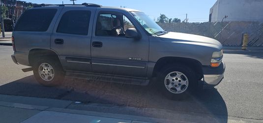 2001 Chevrolet  Tahoe  LT  current registration