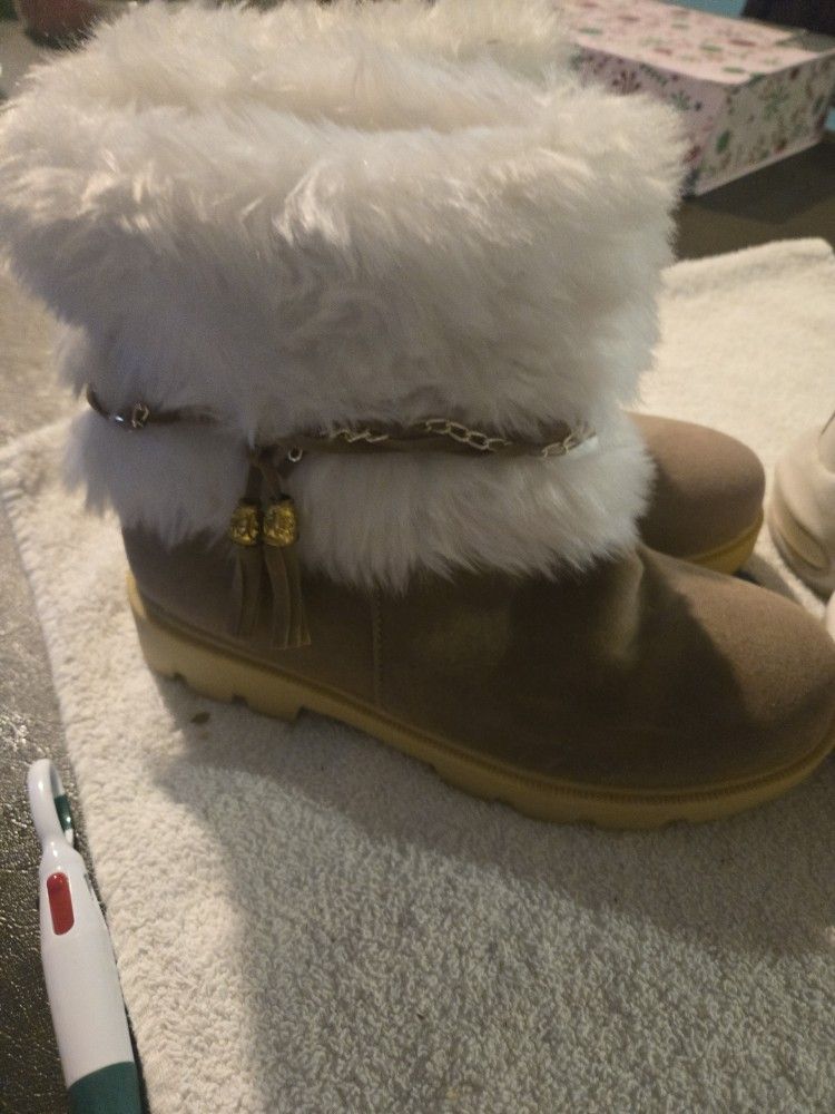 Womens Size 6-6.5 Shoes