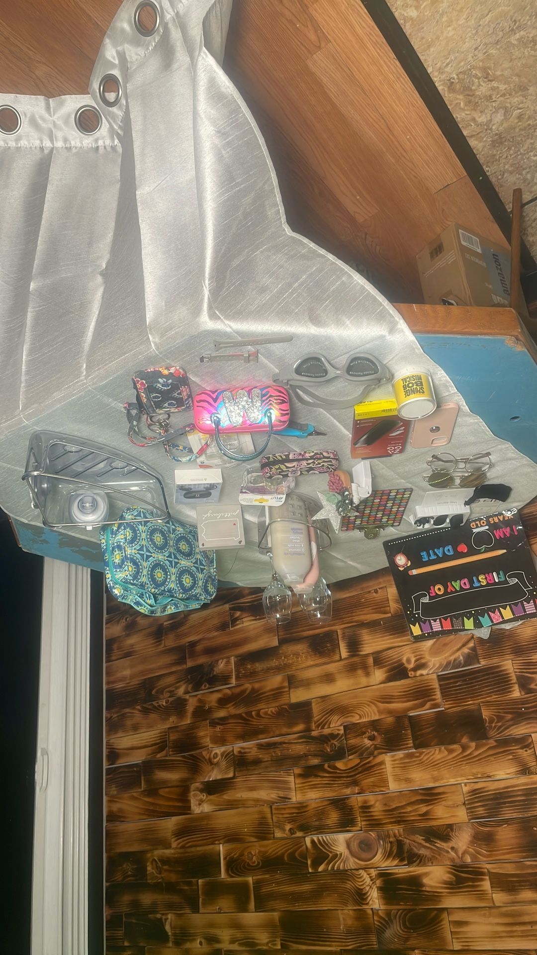 FREEBIES! (free w/ purchase) 