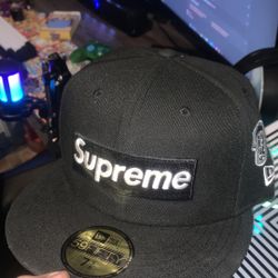SUPREME FITTED Size 7 5/8