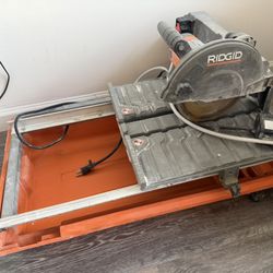 Ridgid 9-Amp 7 in. Blade Corded Wet Tile Saw with Stand