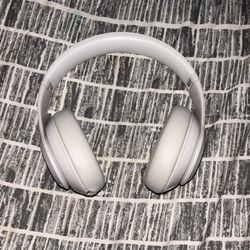 Beats Studio Pros Headphones 