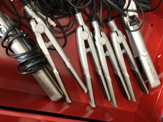 Professional irons flat / curl
