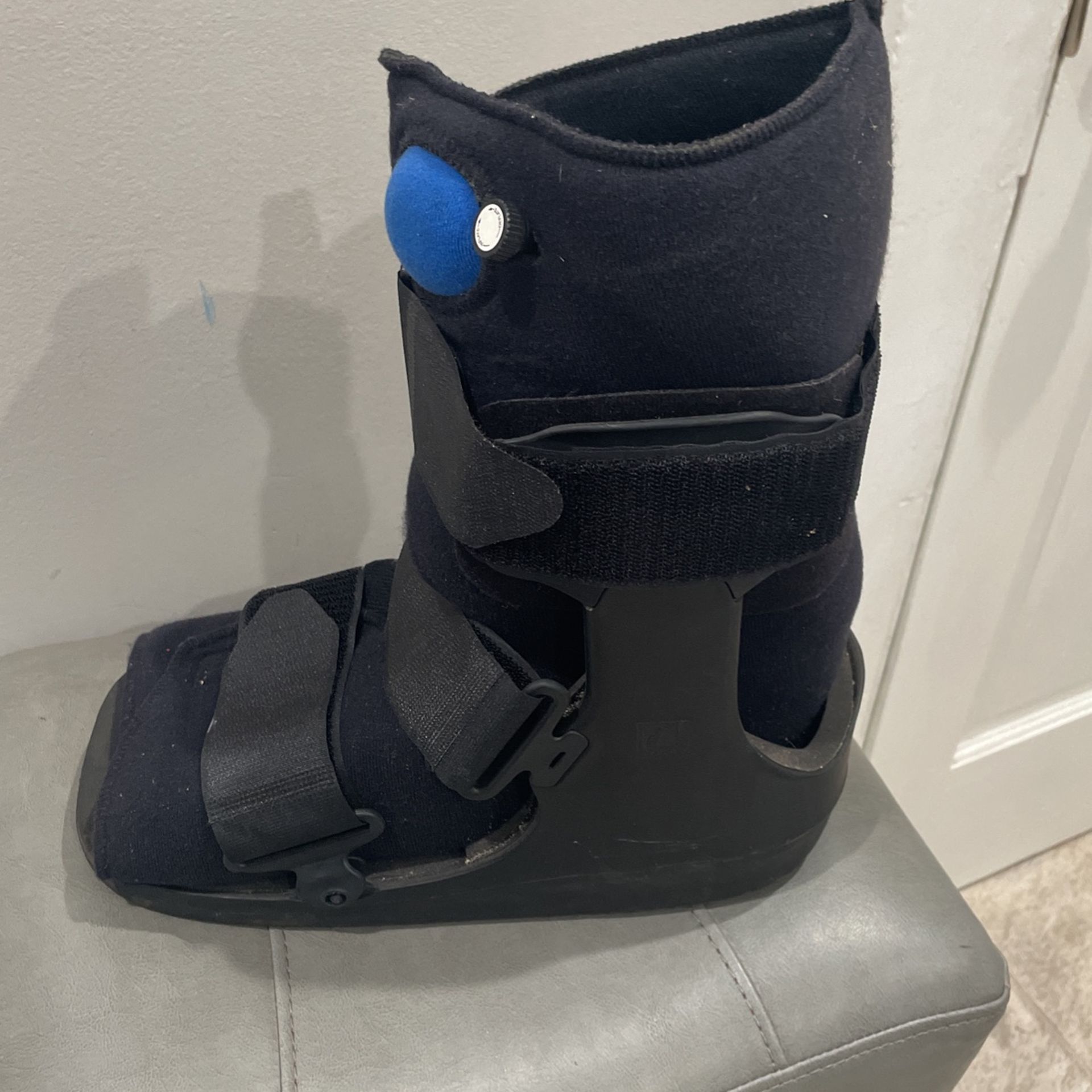 Walking boot