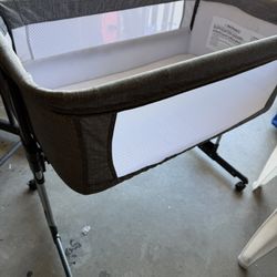 Mika Micky Baby Bed Bassinet 