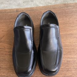 Boys Size 5M Deer Stags Dress Shoes. In Excellent Like New Cond.