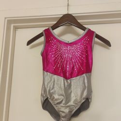 Girls Gymnastics Leotard Size 6/6x Fuschia Silver Color