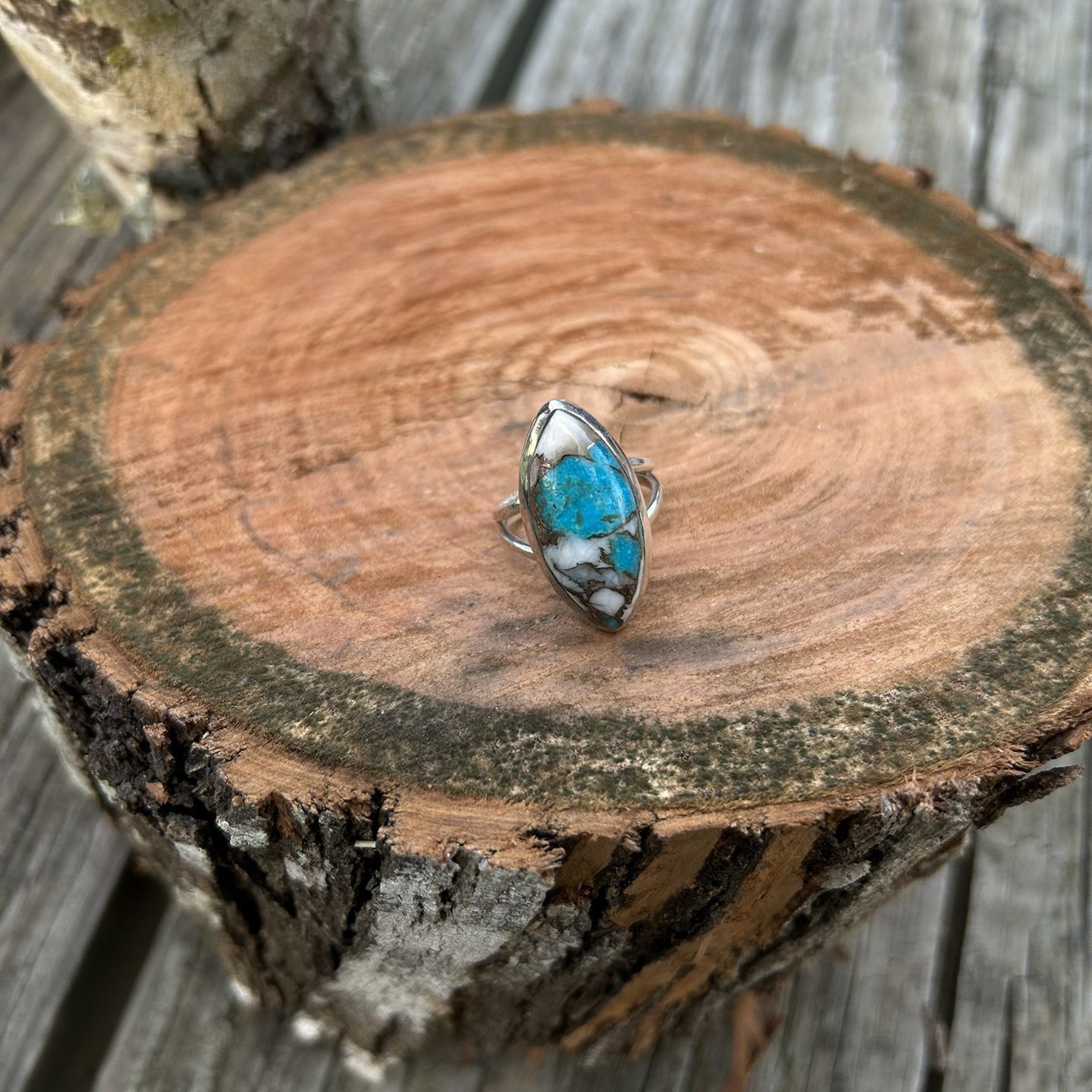 Turquoise ring, set in 925 sterling silver.