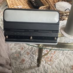 Heavy Duty Hole Punch 