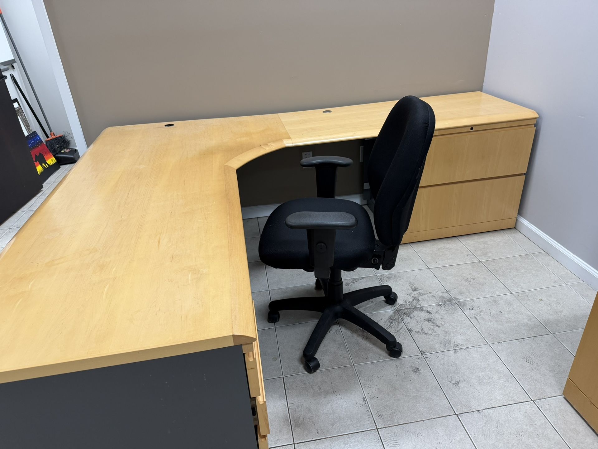Office Circular Desk With Drawers