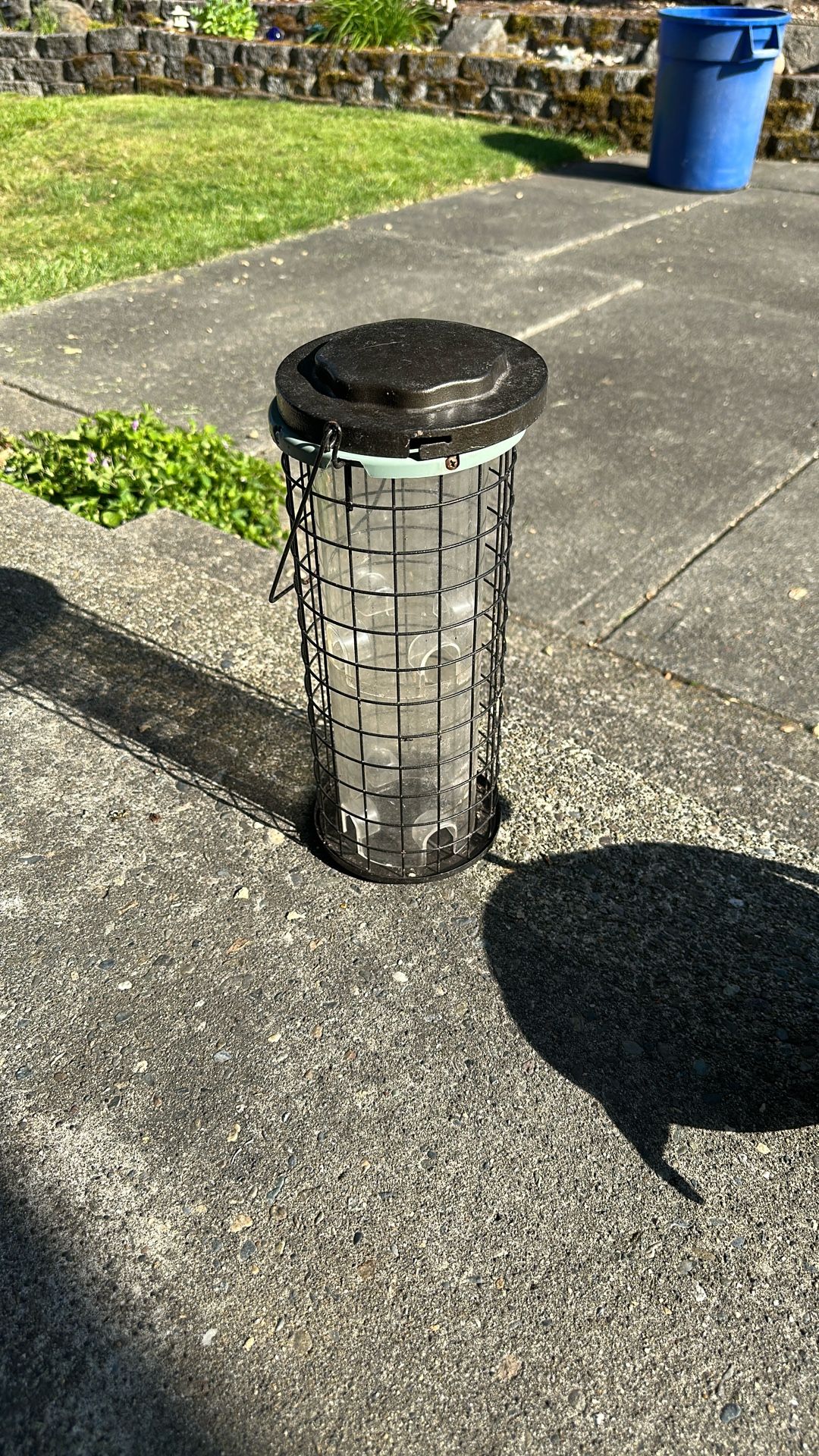 2 Bird Feeders