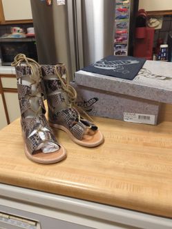 Freebird Caesar born snake ladies size 6