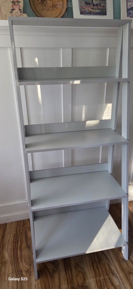 Wood Leaning Ladder 4 shelf, Bookshelf Gray, By Walker Edison
