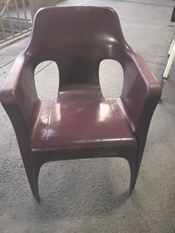 6 HARD PLASTIC, STURDY CHAIRS