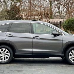 Clean 2015 Honda CR-V – Won’t Last Long🚗