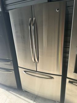 Ge Stainless Steel Refrigerator / Delivery Available