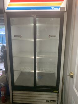 True GDM-33 Refrigerator
