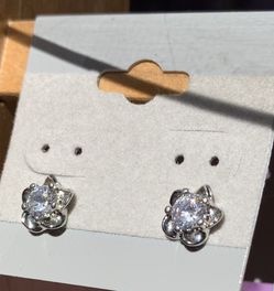 Flower Posts With A Little Bling $7