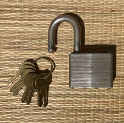 Master Lock No. 5 with SEVEN Keys