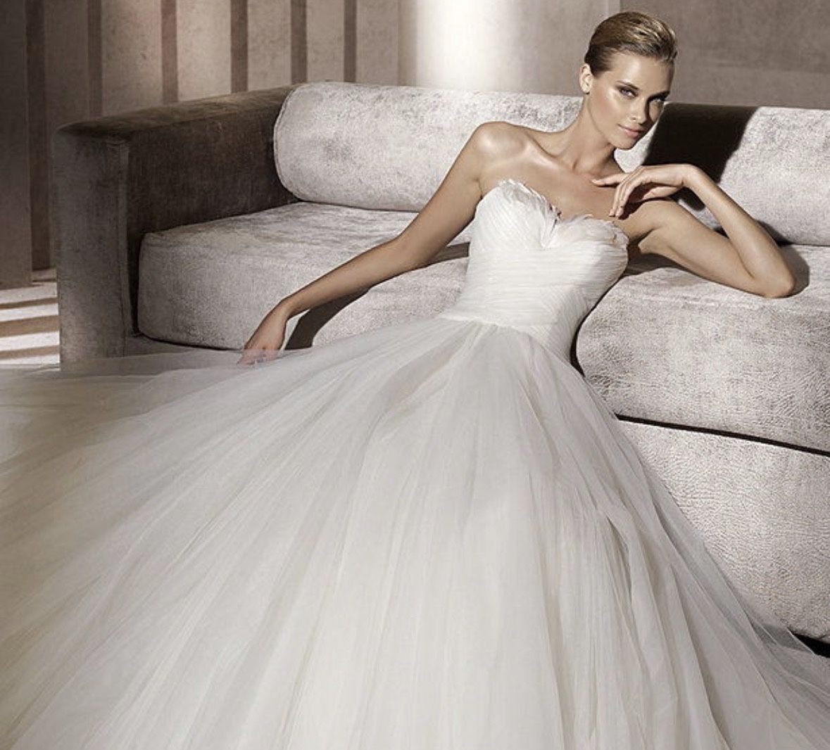 Authentic PRONOVIAS Bridal Wedding Dress Gown.