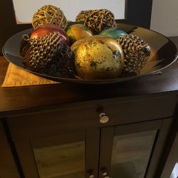 Beautiful Centerpiece Decorative Bowl With Balls Set