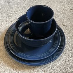 Mainstays Chiara 16 - Piece Stoneware Navy Dinnerware Set