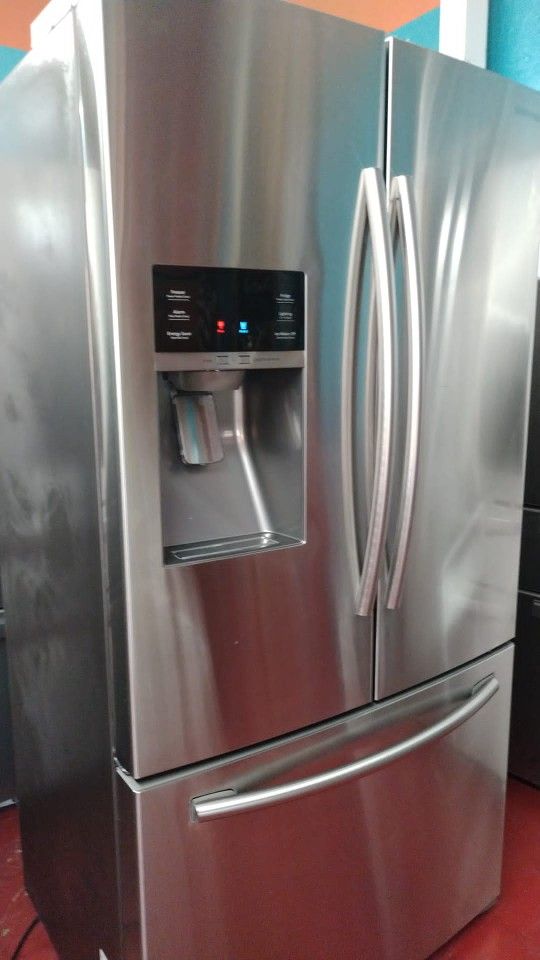Refrigerator Samsung $399