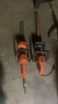 Black & Decker Electric Hedge Trimmers – Lot of 2