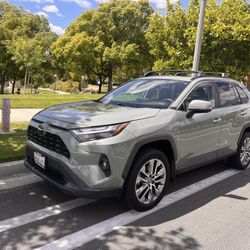 2022 rav4 XLE 