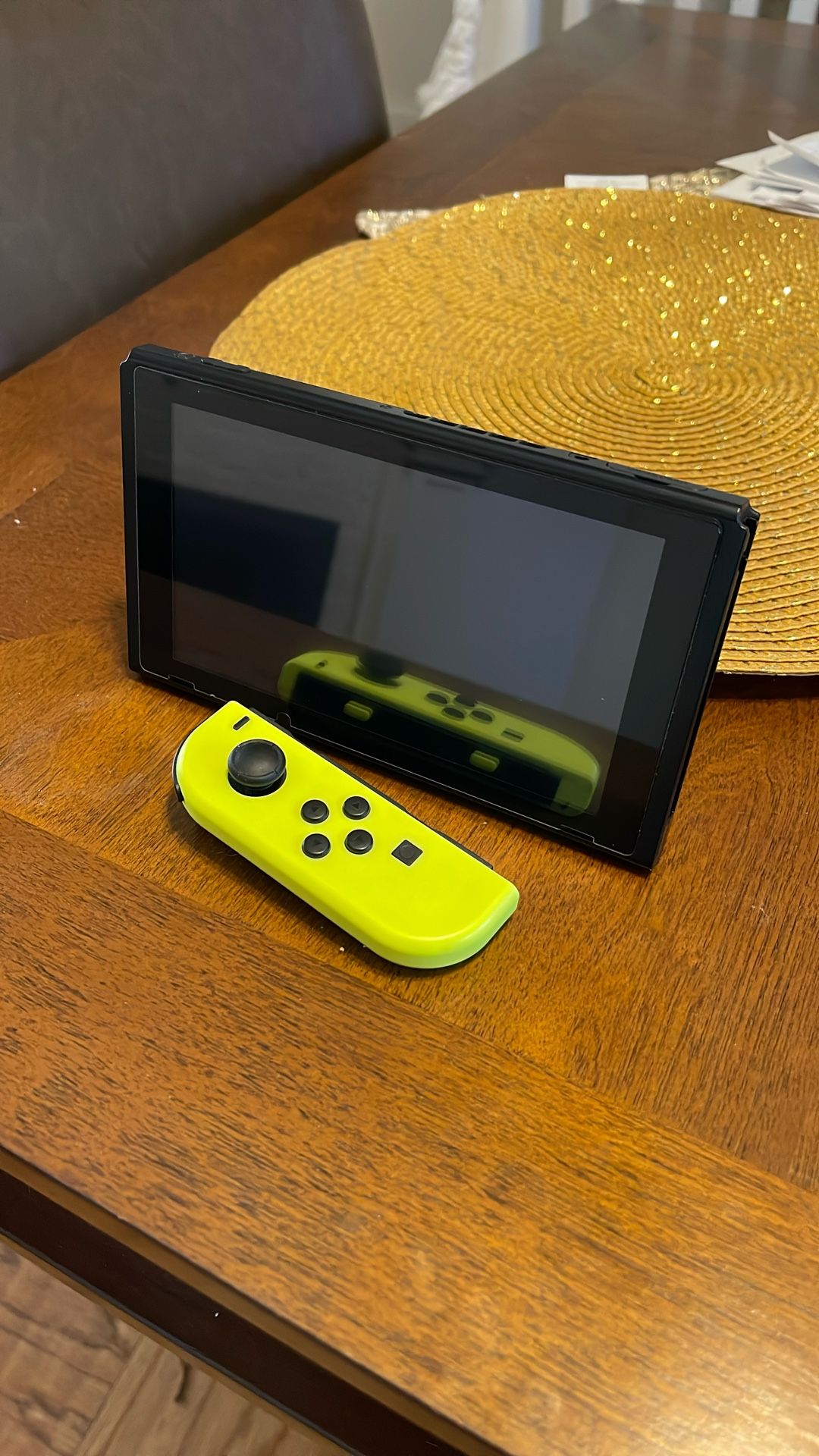 Nintendo Switch Bundle for Sale – Great Condition + Accessories!