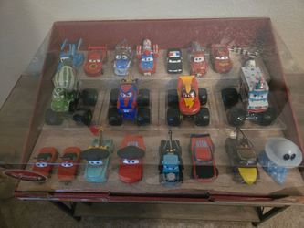 Disney Store 2010 Disney Pixar Cars 20pc Diecast Car Collector Set