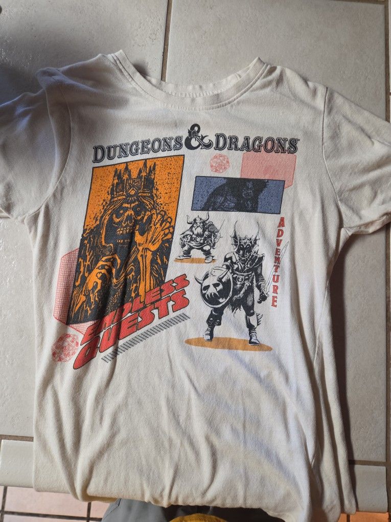Dungeons And Dragons Tshirt (Medium)