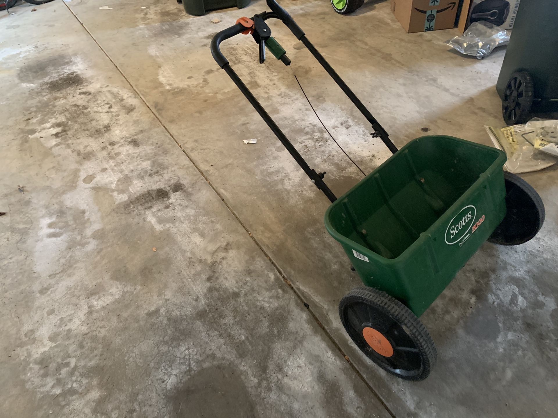 Scotts AccuGreen 3000 lawn spreader for Sale in Algonquin, IL OfferUp