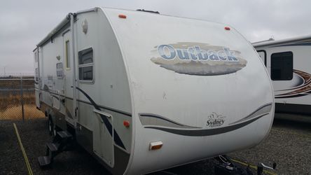 2006 Sydney Outback 32RQS bunkhouse