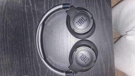 JBL tune 770NC headphone