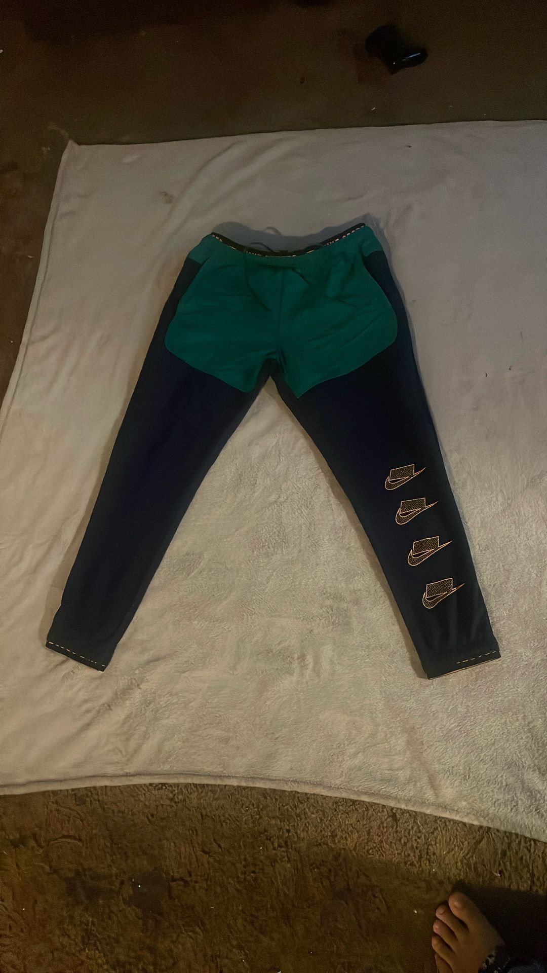 NEED GONE ASAP (MEDIUM) nike men’s jogger sweatpants