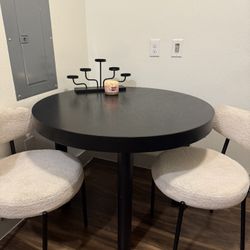 Dinning Table 