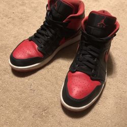 Jordan 1 Mid- Size 12- Used