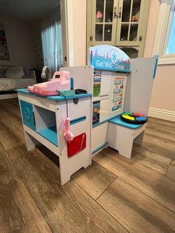 Cherished kids vet clinic, wooden barn and easy bake oven