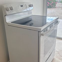 GE Stove & Refrigerator