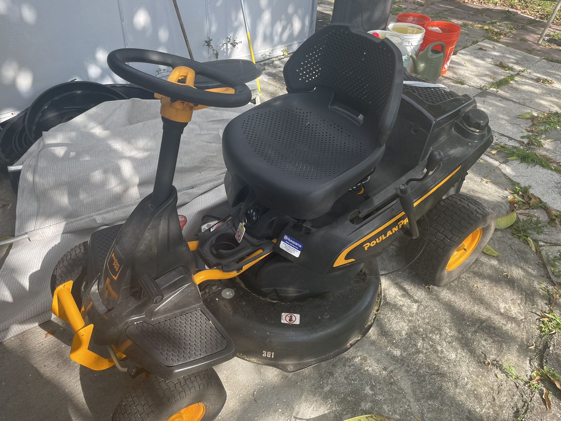 Poulan Pro Riding Mower PP11G30