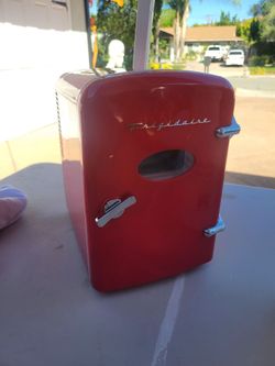 Frigidaire Retro Mini Fridge Red
