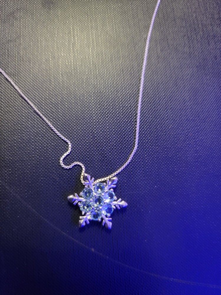 Blue Glass 18 Inch Snow Flake Necklace And Pendant